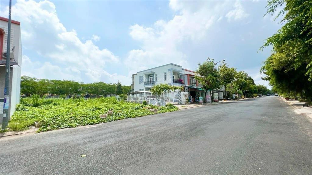 Bán giá rẻ lô góc 2 mặt tiền đường trần bạch đằng khu đô thị phú cường dt 13 x18m đất full thổ cư