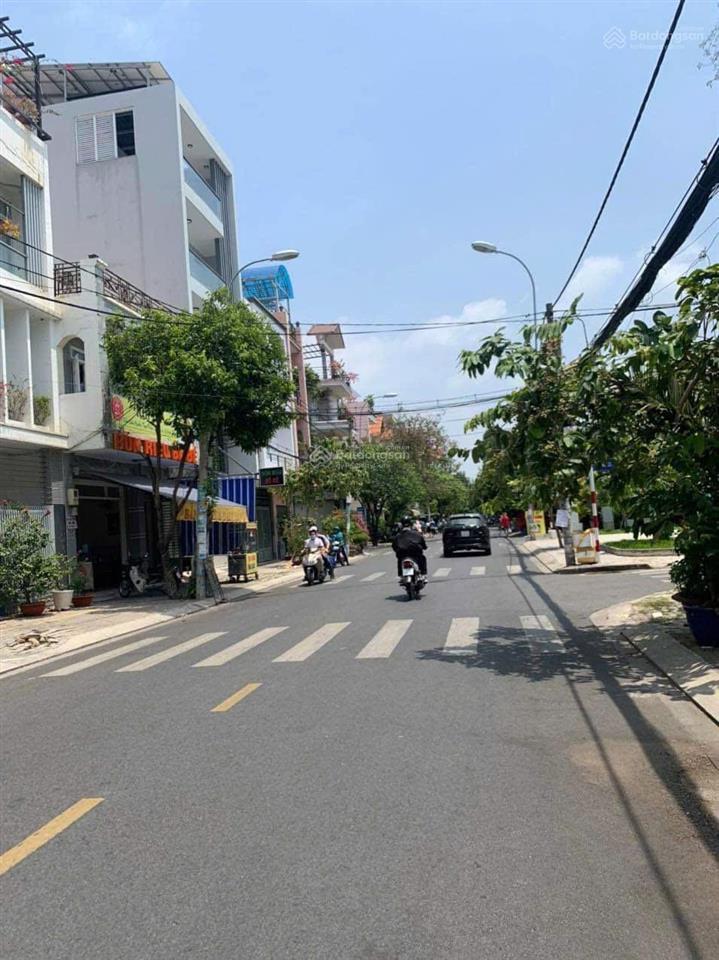 Bán gấp nhà 12x19m, giá 34.8 tỷ, mt đường số 40 kdc tân quy đông, p. tân phong q. 7