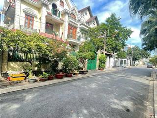 Bán biệt thự 3 tầng, 16x20m, giá 32 tỷ mặt tiền đường số kế lâm văn bền, p. tân quy, quận 7