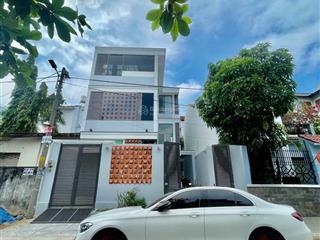 Bán nhà 3 tầng, 9m x 17m, giá 15.7 tỷ mặt tiền đường kdc bộ công an, p. phú thuận, quận 7
