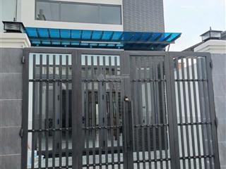 Nhà ngay chợ đầu mối thủ đức chủ mới sửa lại 1 lửng 55m2 vuông vức đường ô tô sổ sẵn