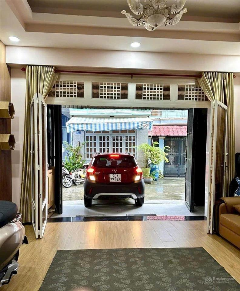 Nhà mã lò ngay sát bệnh viện bình tân, 75m2 sổ sẵn sang tên liền. chủ đang cần tiền sang gấp