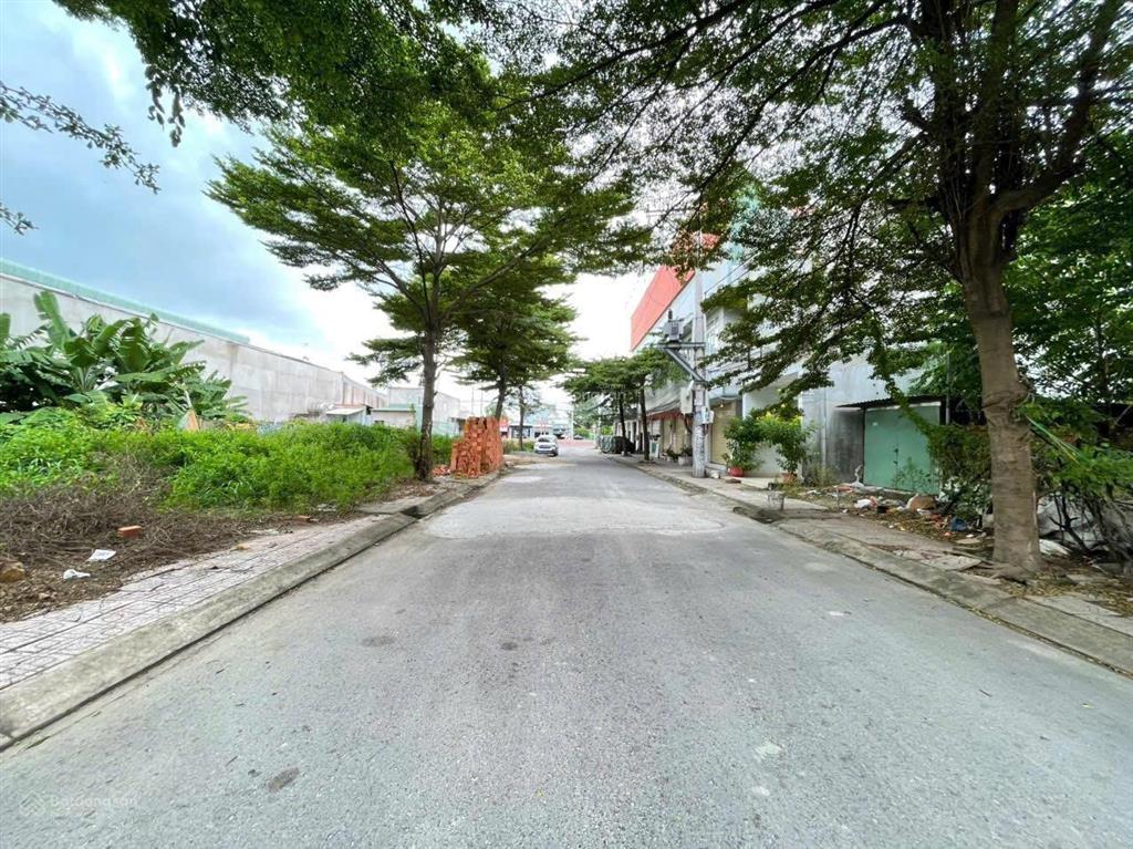 Chủ kí gửi lô đất đẹp ngay chợ thành nam 72m2 full thổ cư sổ sẵn, đi ra vòng xoay an phú trong 3km.