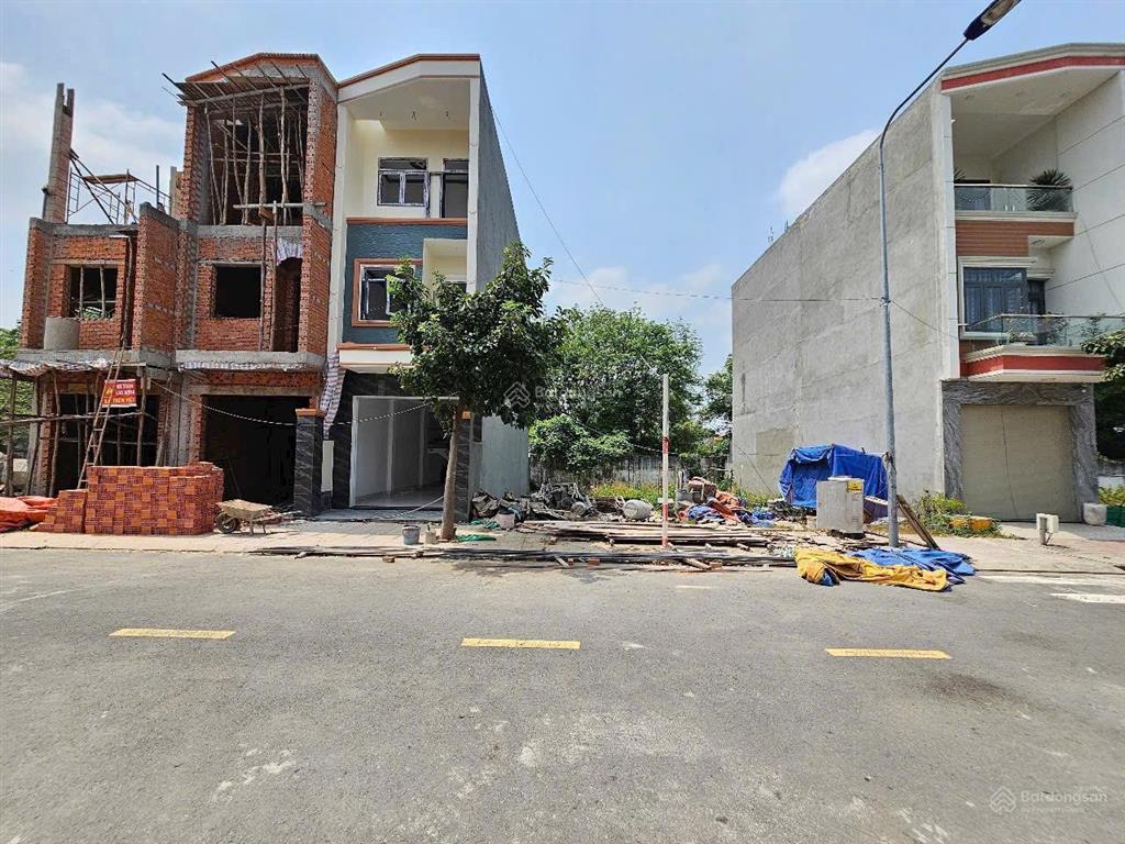 Lô đất vip cách mặt tiền dt 743 chỉ 300m khu vực an phú 72m2 sổ sẵn mặt tiền đường 13m rộng rãi