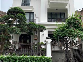 Cho thuê bt ciputra  tây hồ. 200m2 đất, xd 100m2 x 3 tầng, mt 10m. nhà mới 100%, có đồ cơ bản