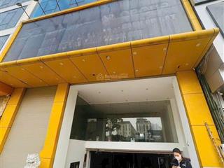 Cho thuê vp mp vạn phúc  hà đông. dt 150m2/sàn, mt 10m, có hầm để xe. khu vực kinh doanh sầm uất