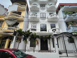 Cho thuê lk cạnh vin green bay  mễ trì. 90m2 x 4tầng, mt 7m. chia phòng, đủ đh, nl, ô tô đỗ cửa.