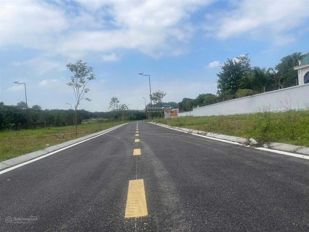 Bán gấp đất phú cát 100m2 mt 6m 1.5km đến đhqg, metro 05 & sát metro city, 200m ra ql21 giá 2.3 tỷ