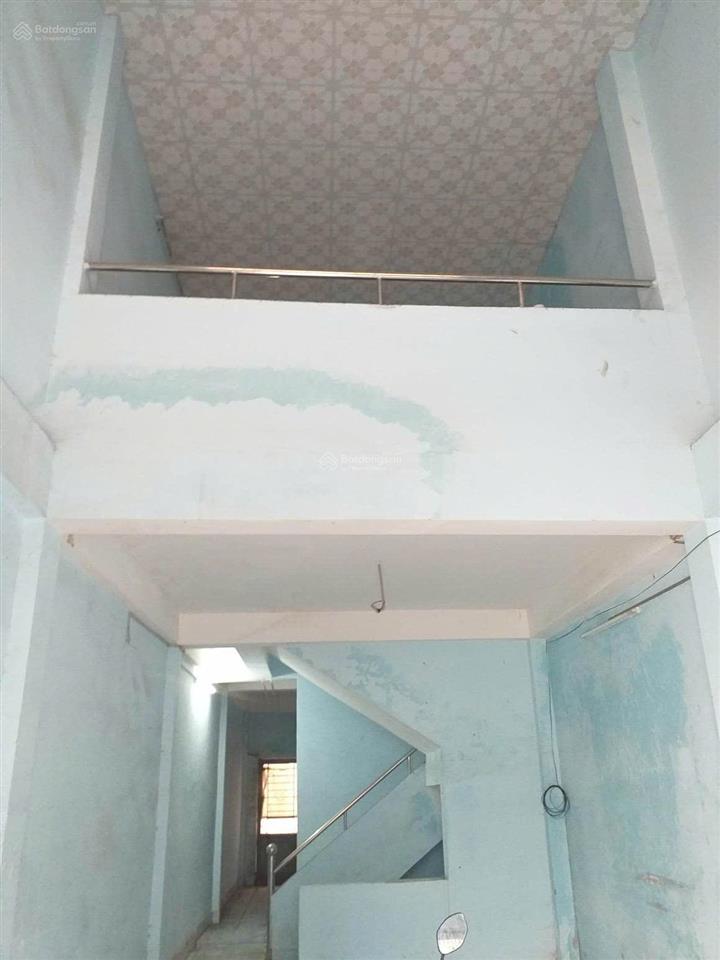 Chính chủ  bán gấp nhà mặt phố tại p. bình phú (p16, q8)  4 căn liền kề, tiện xây mới, cho thuê.