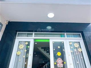 Mua bán nhà quận 4, 112m2 đất, khu dân cư, nhà ngang 8m, 2 tầng còn mới, gần mặt tiền đường !