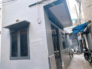 Mua bán nhà quận 4, nhà 2 tầng, khu dân cư, 2 phòng ngủ và 2 toilet, giá chỉ 2 tỷ hơn!