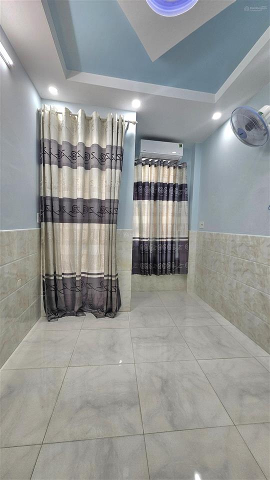 Mua bán nhà quận 4, 5 tầng hoàn công, dân cư hiện hữu, hẻm 4m, sát mt đoàn văn bơ !