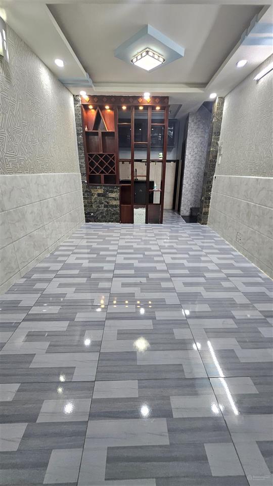 Mua bán nhà quận 4, 5 tầng hoàn công, dân cư hiện hữu, hẻm 4m, sát mt đoàn văn bơ !