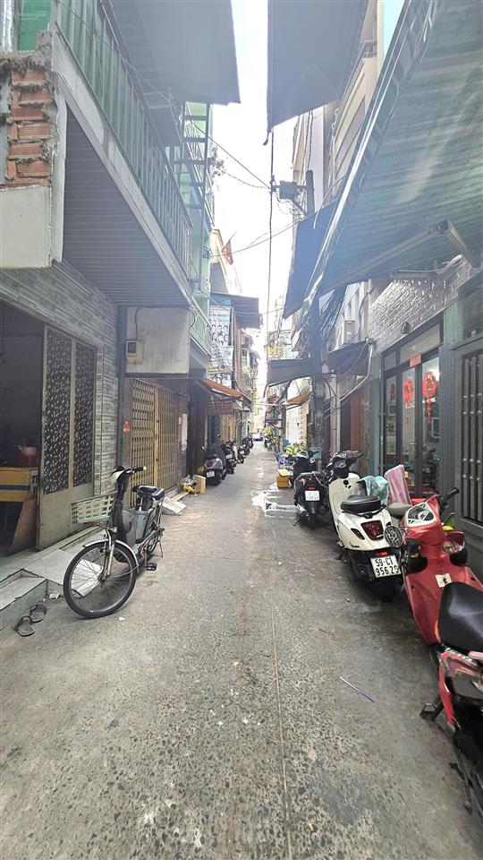 Mua bán nhà quận 4, 5 tầng hoàn công, dân cư hiện hữu, hẻm 4m, sát mt đoàn văn bơ !