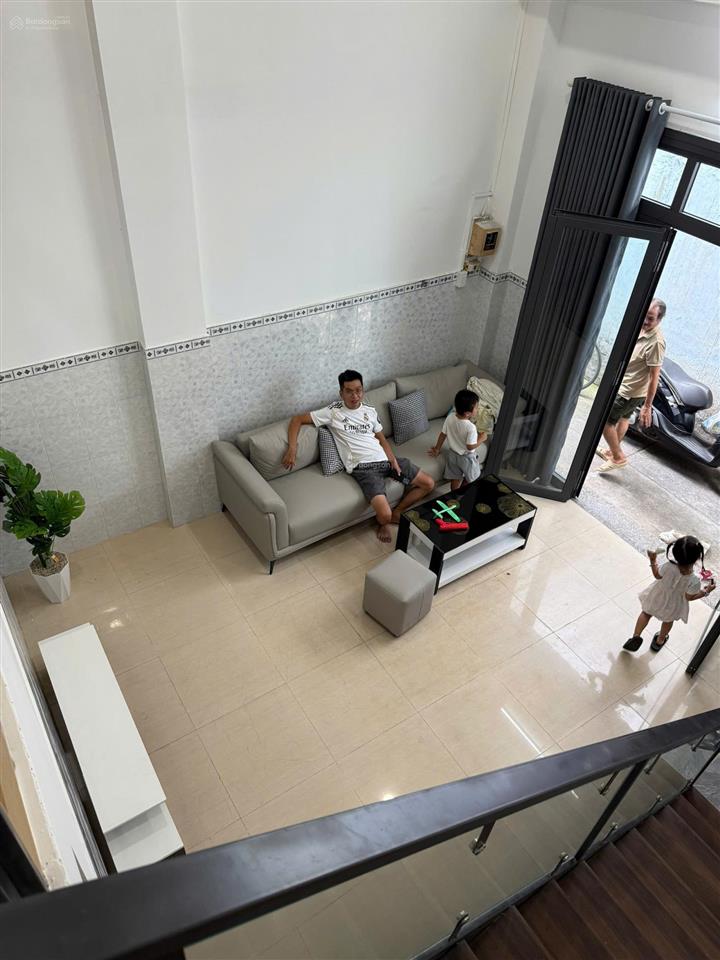Mua bán nhà quận 4, 55m2 đất, nhà mới đẹp, gần chợ, gần trường, đường đoàn văn bơ !