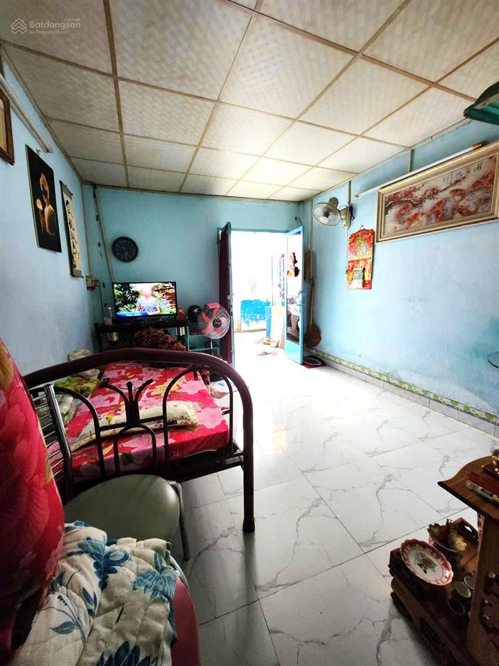 Mua bán nhà quận 4, 27,5m2 đất, dân cư hiện hữu, gần mặt tiền đường tôn thất thuyết !