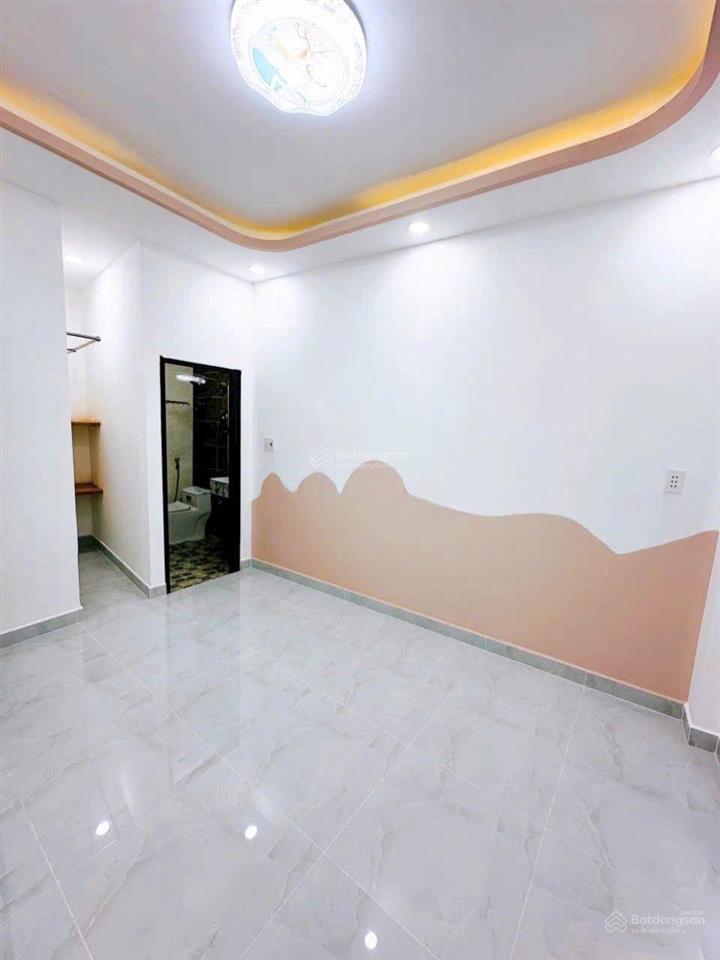 Mua bán nhà quận 4, nhà mới đẹp, khu dân cư, trục đường đoàn văn bơ vs nguyễn tất thành !