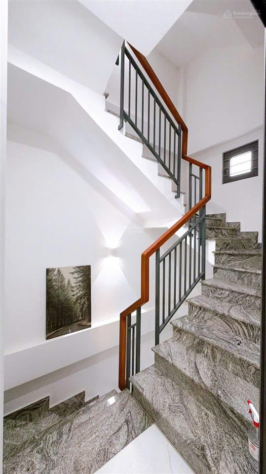 Mua bán nhà quận 4, trục đường khánh hội, 4 tầng hoàn công, nở hậu l vuông vắn!