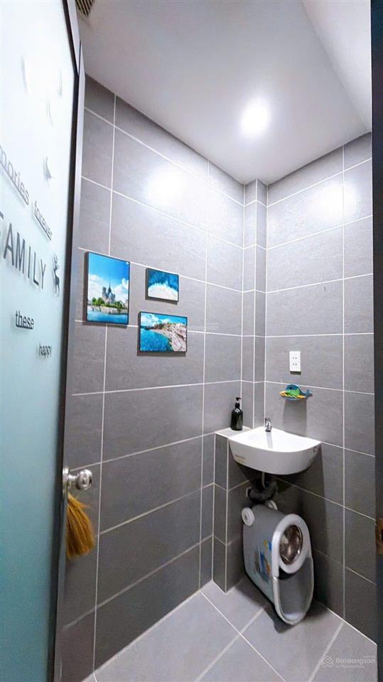 Mua bán nhà quận 4, trục đường khánh hội, 4 tầng hoàn công, nở hậu l vuông vắn!