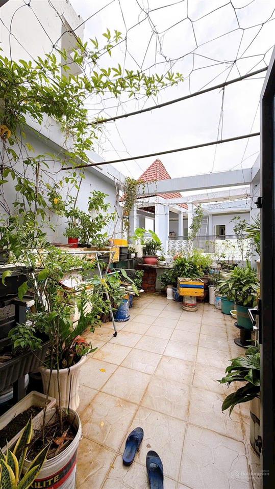 Mua bán nhà quận 4, trục đường khánh hội, 4 tầng hoàn công, nở hậu l vuông vắn!