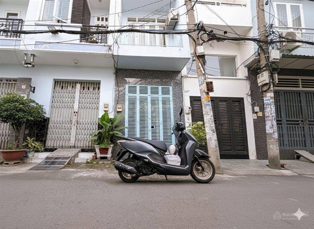 Mua bán nhà quận 4, đường số xe hơi, nhà vuông vắn, dân cư chỉnh trang, trục vĩnh hội !