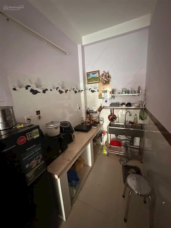 Mua bán nhà quận 4, đường số xe hơi, nhà vuông vắn, dân cư chỉnh trang, trục vĩnh hội !