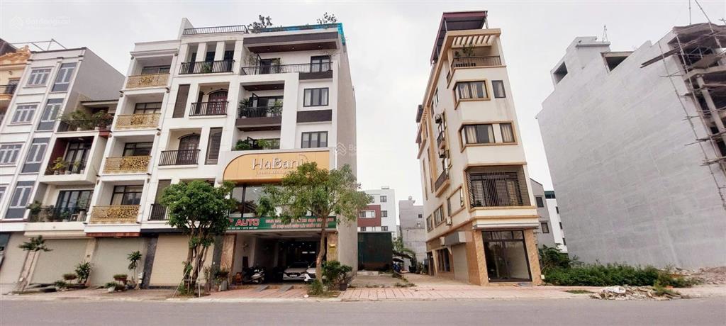 Mặt phố gia thượng, đường 30m, view công viên, vỉa hè, vị trí có 1 0 2 khu tđc ngọc thụy