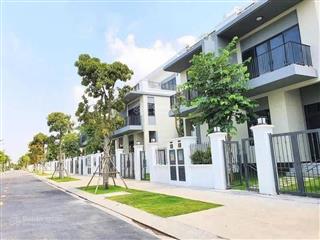 Bán nhanh btsl 200m2 đối diện công viên nhà sẵn chỉ 10,5 tỷ bao vat giá cực tốt.  0916 669 ***