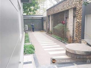 Biệt thự siêu vipvườn đào nhật tân260m 6 tầngthang máy2 mặt đườnggiá 138 tỷ