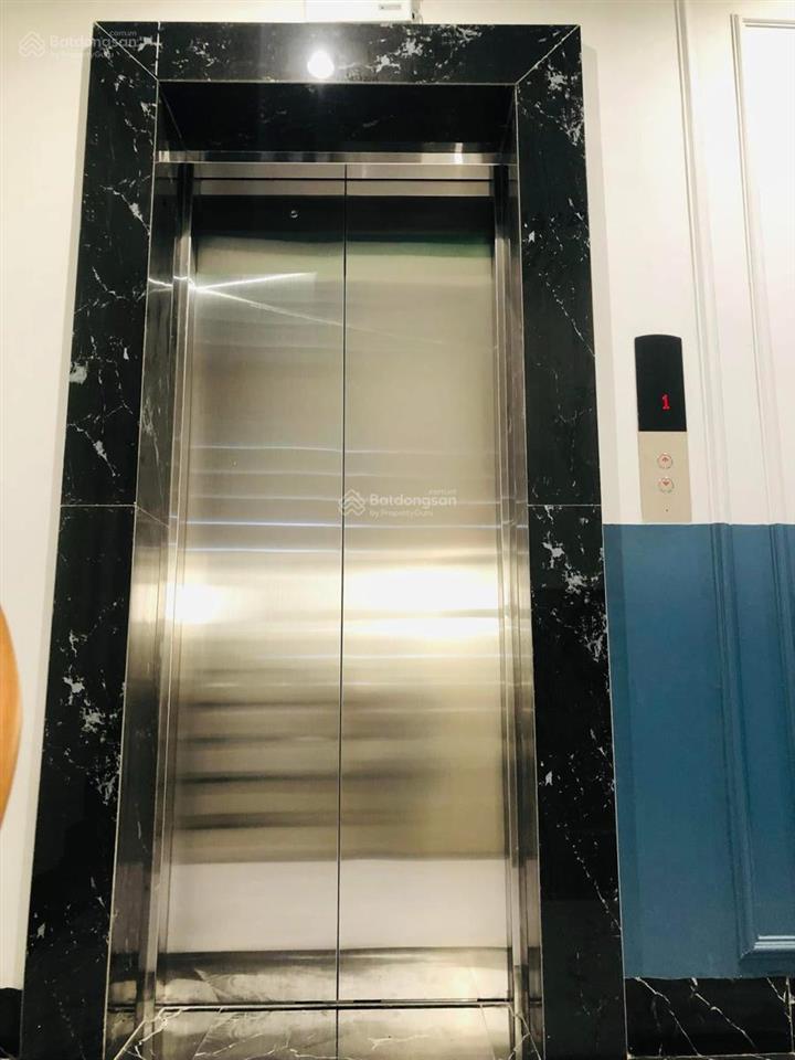 Nhật chiêulạc long quân | quận tây hồ
126m2 | 10 tầng thang máy | giá chào 52 tỷdòng tiền 7%/năm