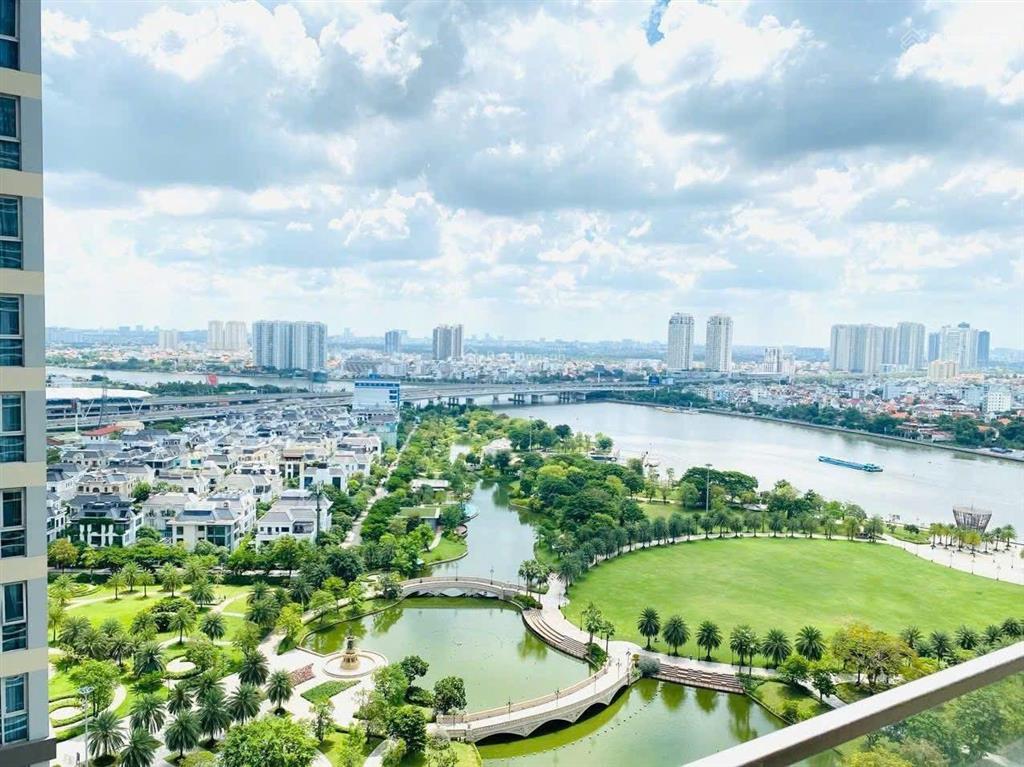 Bán cc vinhomes central park, 15 tỷ vnd, 113m2, 3pn, 2wc, sổ hồng công chứng ngay căn góc view đẹp.