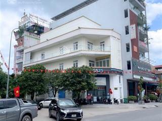 Bán shophouse 3 tầng tại dĩ an, 26 tỷ, 160m2, mặt tiền 32m cực chất
