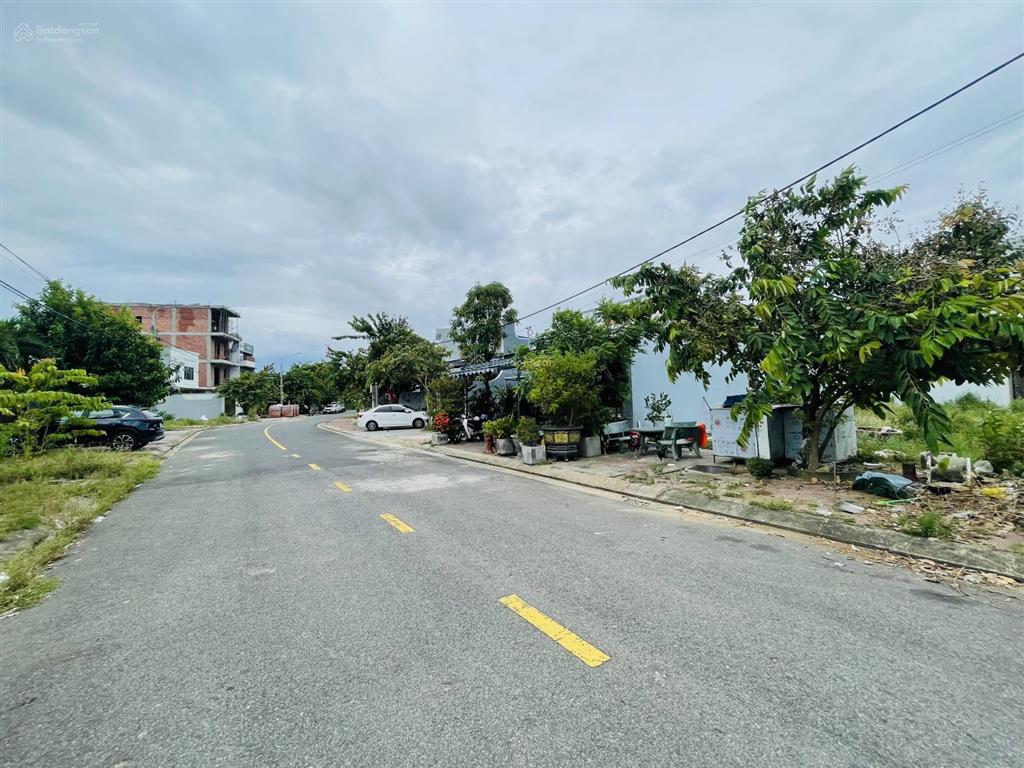 Chỉ 3,1 tỷ sở hữu ngay 100m2 đất sát bên đại học fpt gần sông vị trí đẹp thoáng