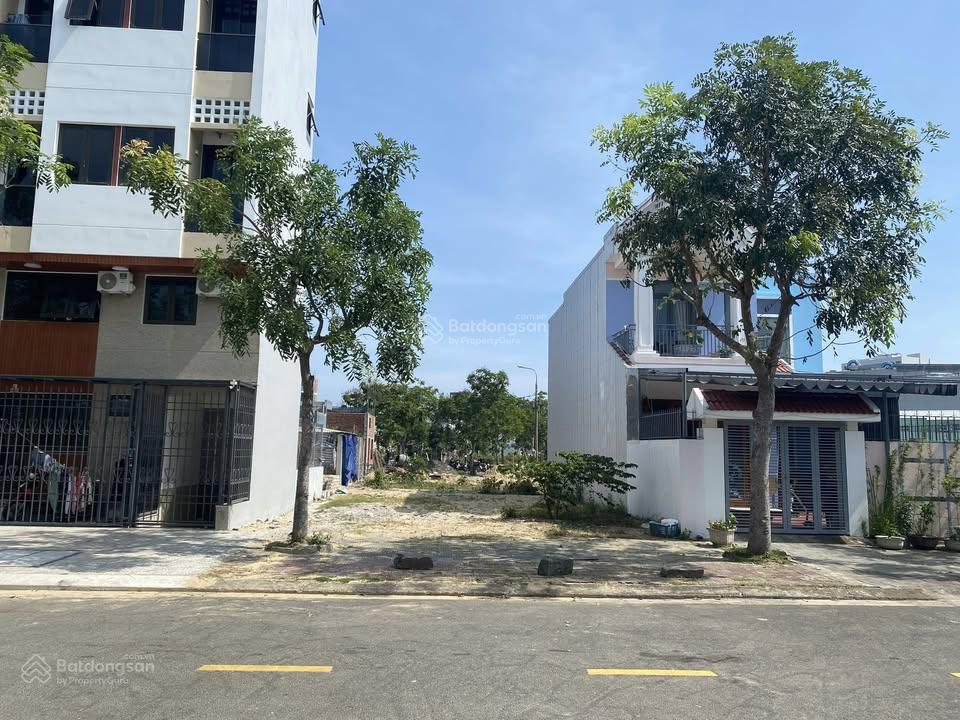 Cần tiền bán lô 136m2 mặt tiền 7m đường lớn trịnh hoài đức (11m25) trục thông fpt giá tốt