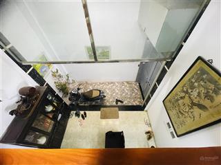 Bán toà nhà 8 tầng giá hơn chục tỷ ở hồ tây có thang máy, cách hồ 20m, sân thượng