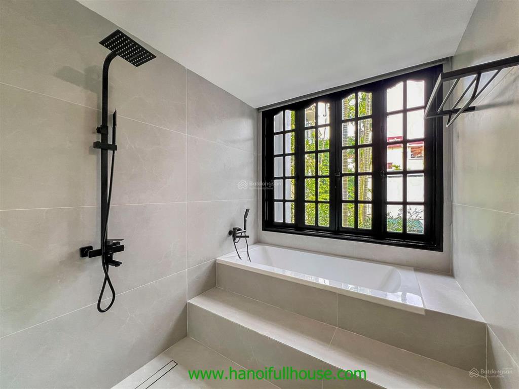 Cho thuê căn biệt thự sân vườn bể bơi 330m2 quận tây hồ 4 ngủ đồ cơ bản tuyệt đẹp, hiện đại