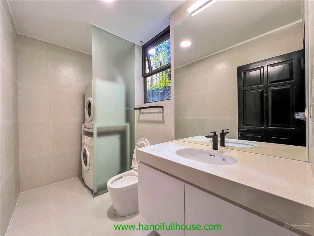 Cho thuê căn biệt thự sân vườn bể bơi 330m2 quận tây hồ 4 ngủ đồ cơ bản tuyệt đẹp, hiện đại