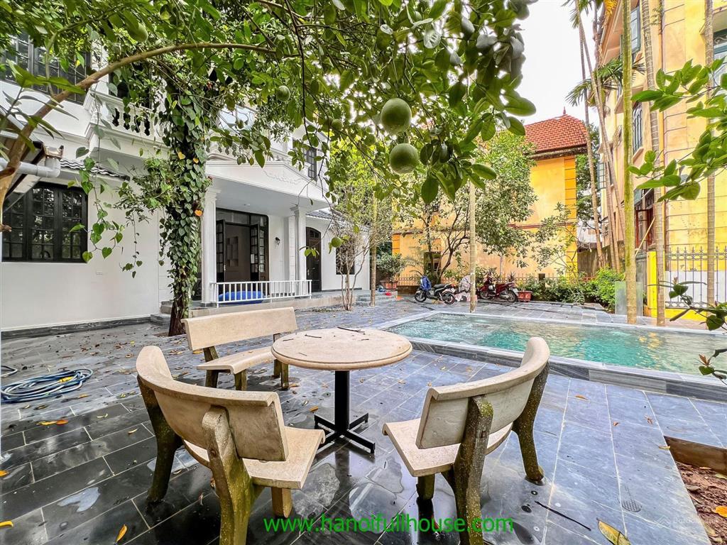 Cho thuê căn biệt thự sân vườn bể bơi 330m2 quận tây hồ 4 ngủ đồ cơ bản tuyệt đẹp, hiện đại