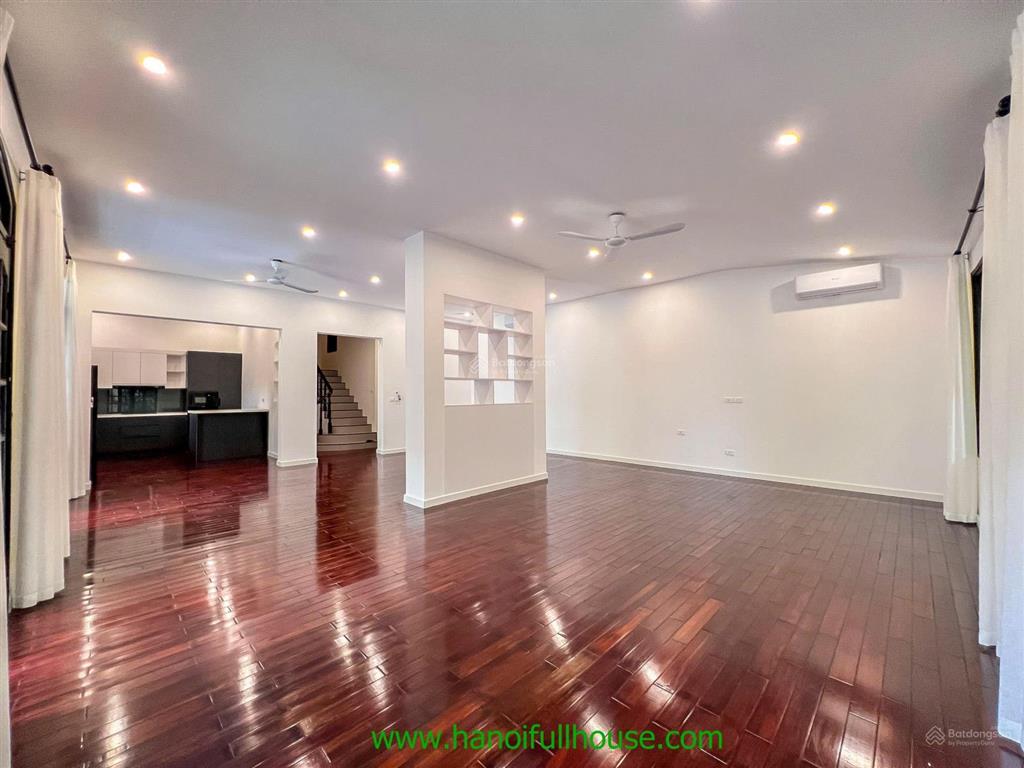 Cho thuê căn biệt thự sân vườn bể bơi 330m2 quận tây hồ 4 ngủ đồ cơ bản tuyệt đẹp, hiện đại