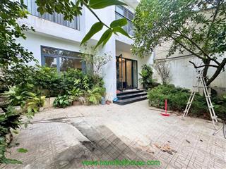 Nhà đẹp sân vườn đủ đồ cho thuê ở, làm công ty ở quận tây hồ, hà nội