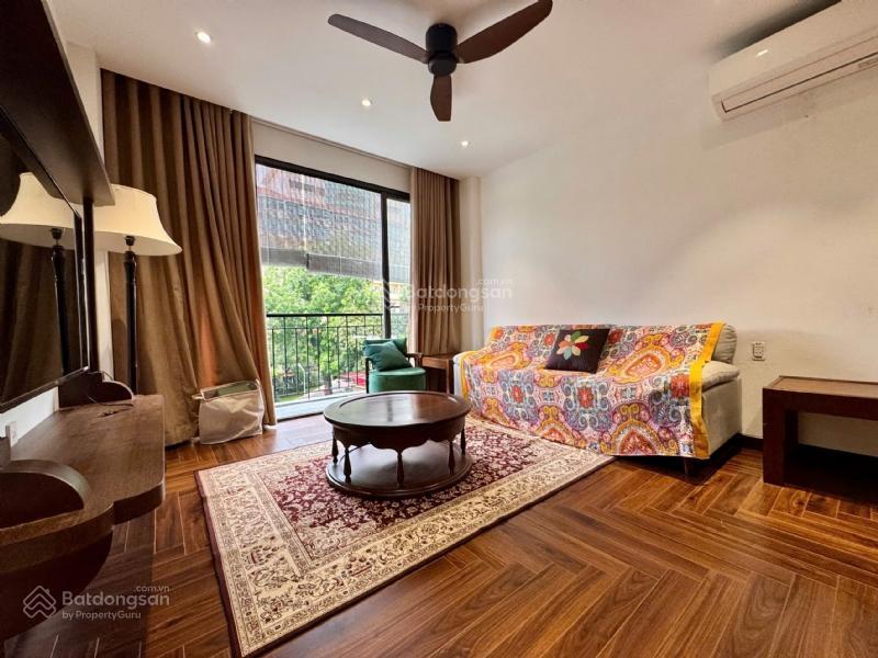 Toà nhà 6 tầng view đẹp tuyệt hồ tây và nhìn ra công viên cho bạn sở hữu