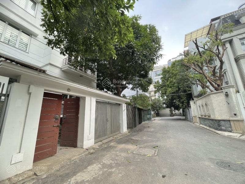 Bán căn biệt thự vườn đào ở khu d5 tuyệt đẹp, gara để 3 ô tô, view nhìn ra vườn hoa, gần lotte