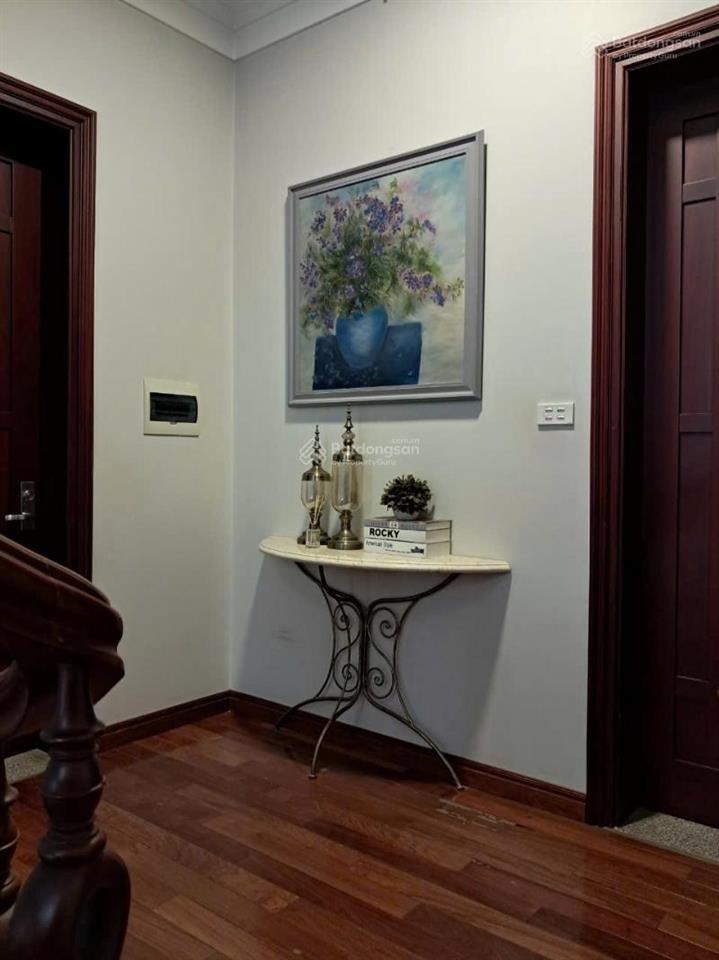 Bán căn biệt thự vườn đào ở khu d5 tuyệt đẹp, gara để 3 ô tô, view nhìn ra vườn hoa, gần lotte