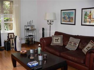 Bán căn nhà mặt phố âu cơ bên hồ tây, 72m2 x 4 tầng, gara xe hơi, tiện cho ở, kinh doanh