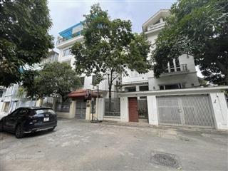 Biệt thự vườn đào bán ở khu d5 tuyệt đẹp, gara để 3 ô tô, view nhìn ra vườn hoa, gần lotte