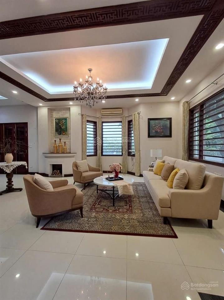 Biệt thự vườn đào bán ở khu d5 tuyệt đẹp, gara để 3 ô tô, view nhìn ra vườn hoa, gần lotte