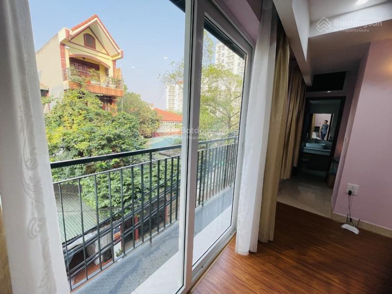 Nhà hồ tây ngõ xe hơi tránh nhau bán. căn nhà 4 tầng khu quảng an, gần hồ tây vị trí đắc địa