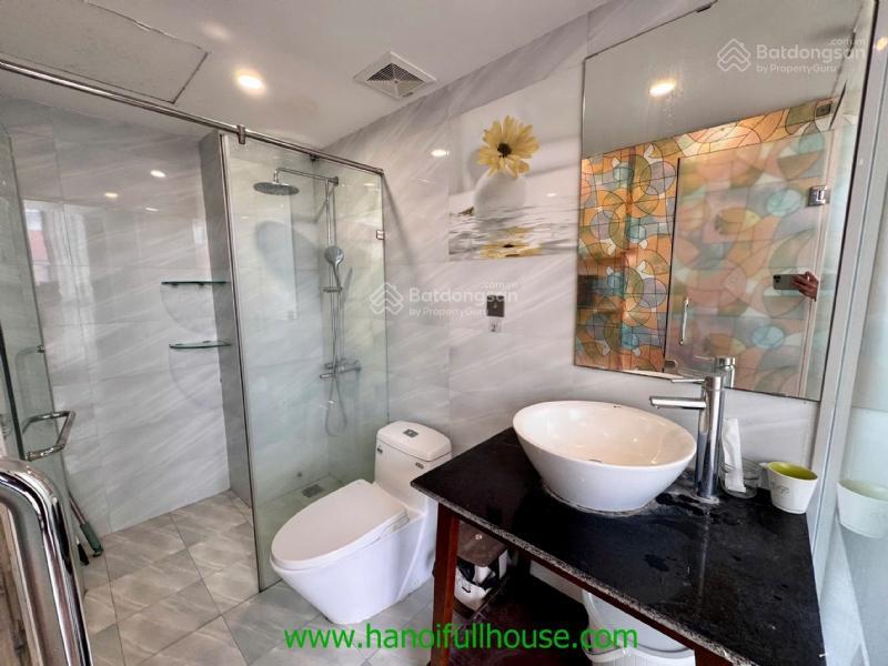 Bán tòa nhà dạng apartment cho thuê 7 tầng, thang máy nội thất xịn, giá bán rẻ