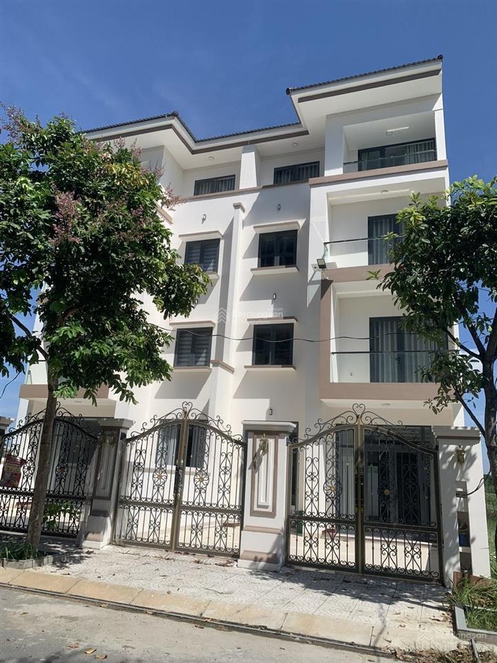 Cần tiền bán gấp biệt thự cao cấp kdc cát lái quận 2 dt 8*17m giá rẻ hơn thị trường 19,5tỷ sổ hồng