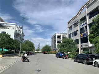 Kẹt tiền bán gấp nhà phố cao cấp lakeview thủ thiêm q2, dt 5 x 20m tặng 100m2 hầm rẻ hơn thị trường